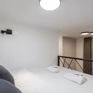 rezervați aici